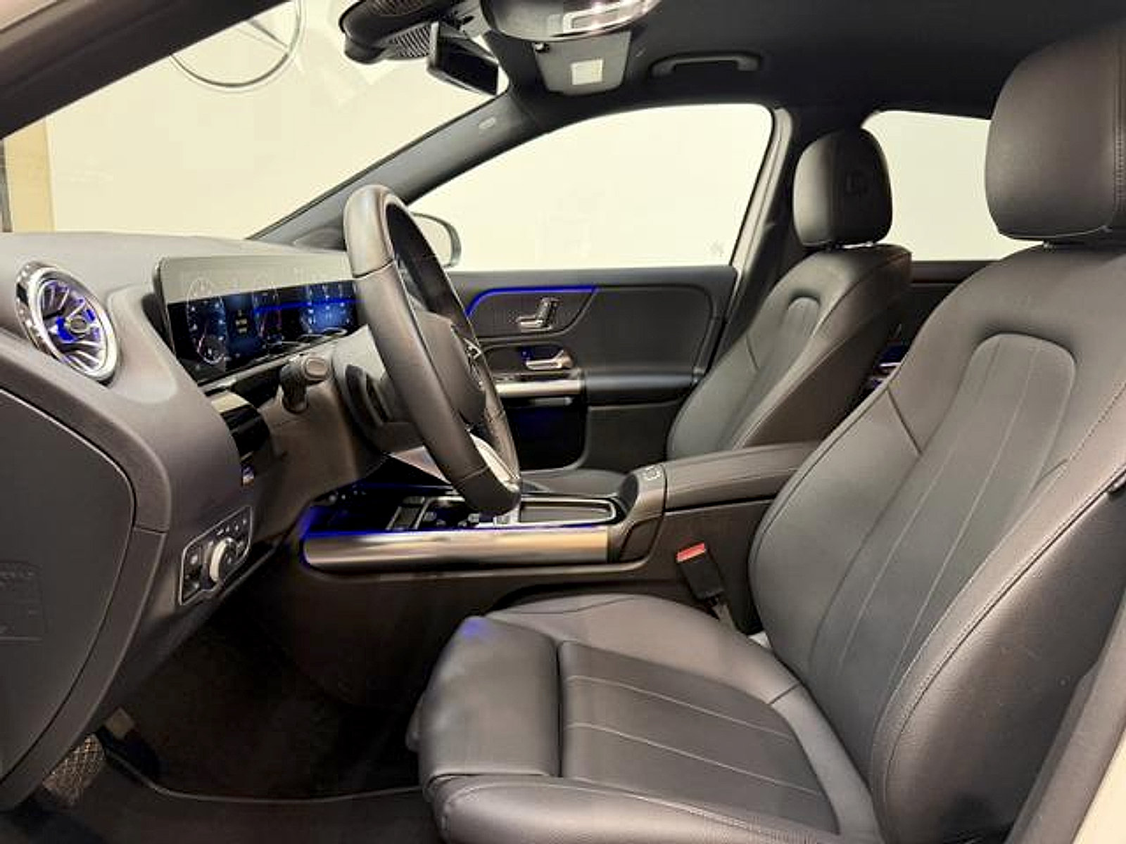 Used 2025 Mercedes-Benz GLA 250 image 8