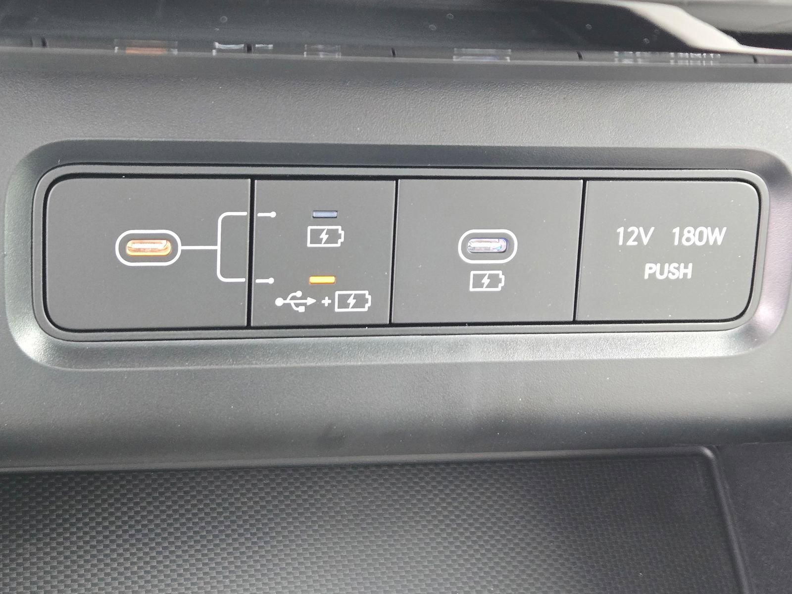 Certified 2025 Hyundai Tucson Limited image 18