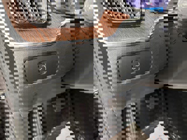 Used 2023 Volvo XC60 B5 Plus w/ Protection Package Premier FWD image 25