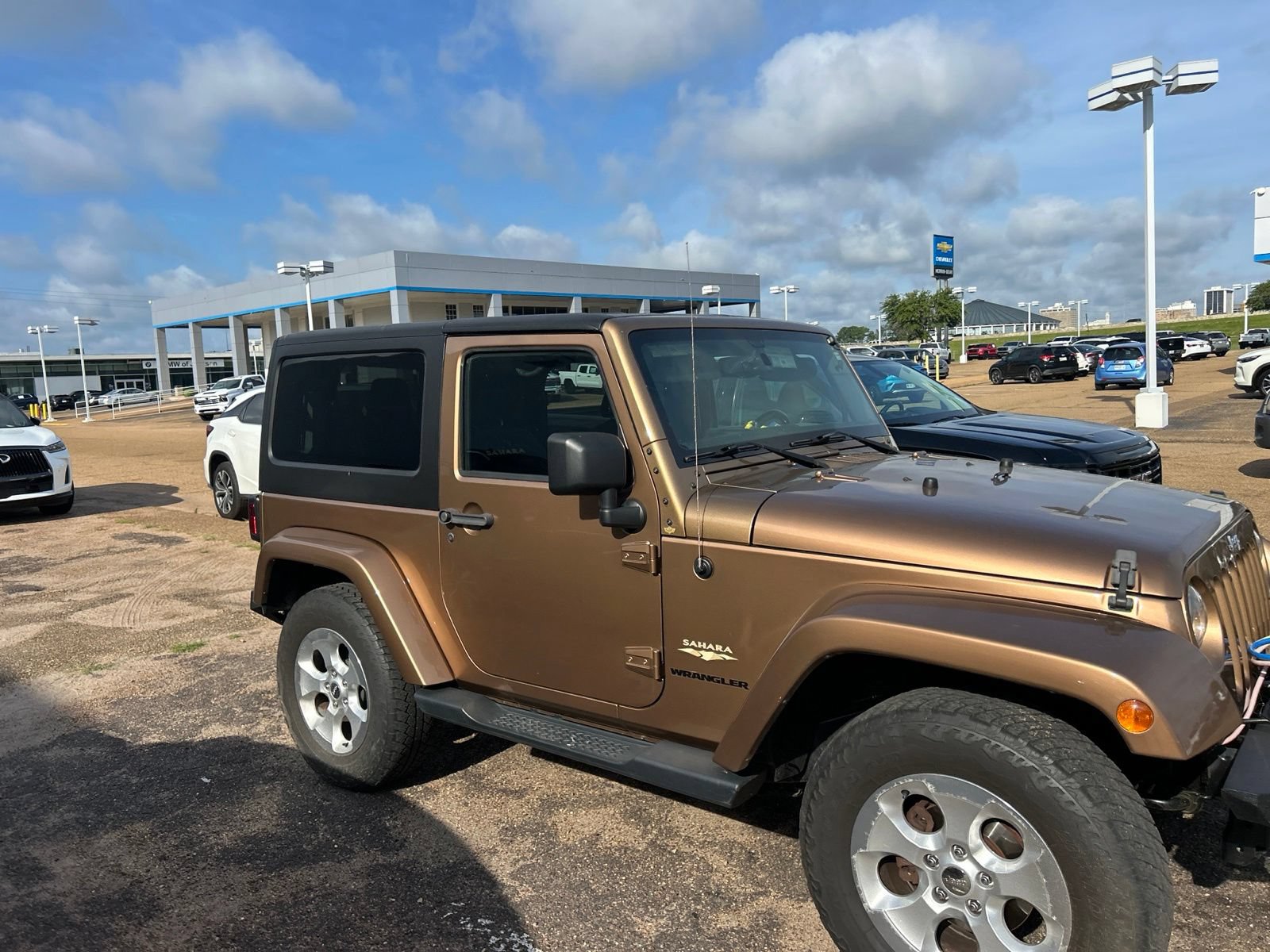 Used 2015 Jeep Wrangler Sahara w/ Dual Top Group AWD/4WD image 27