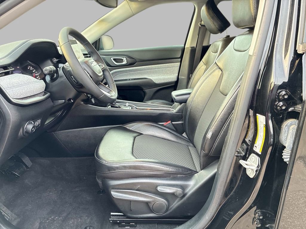 Used 2022 Jeep Compass Latitude image 21