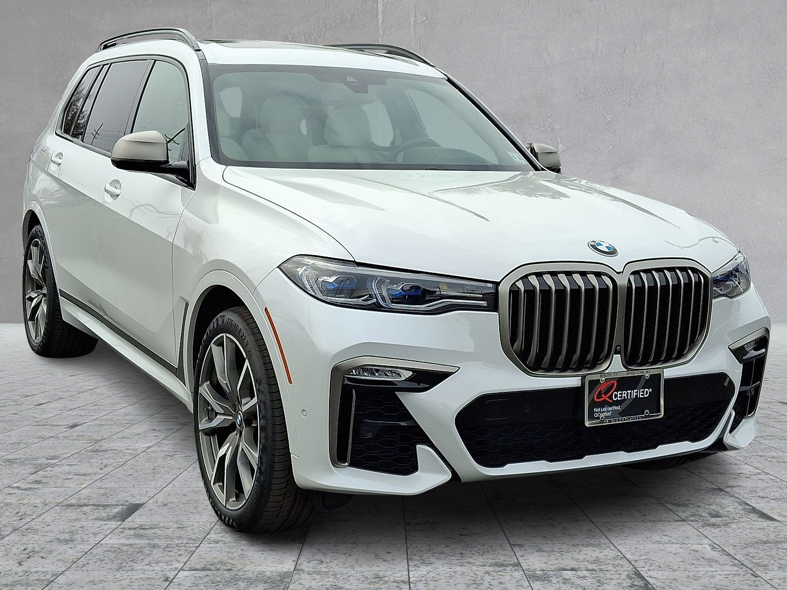 Used 2021 BMW X7 M50i w/ Dynamic Handling Package image 2