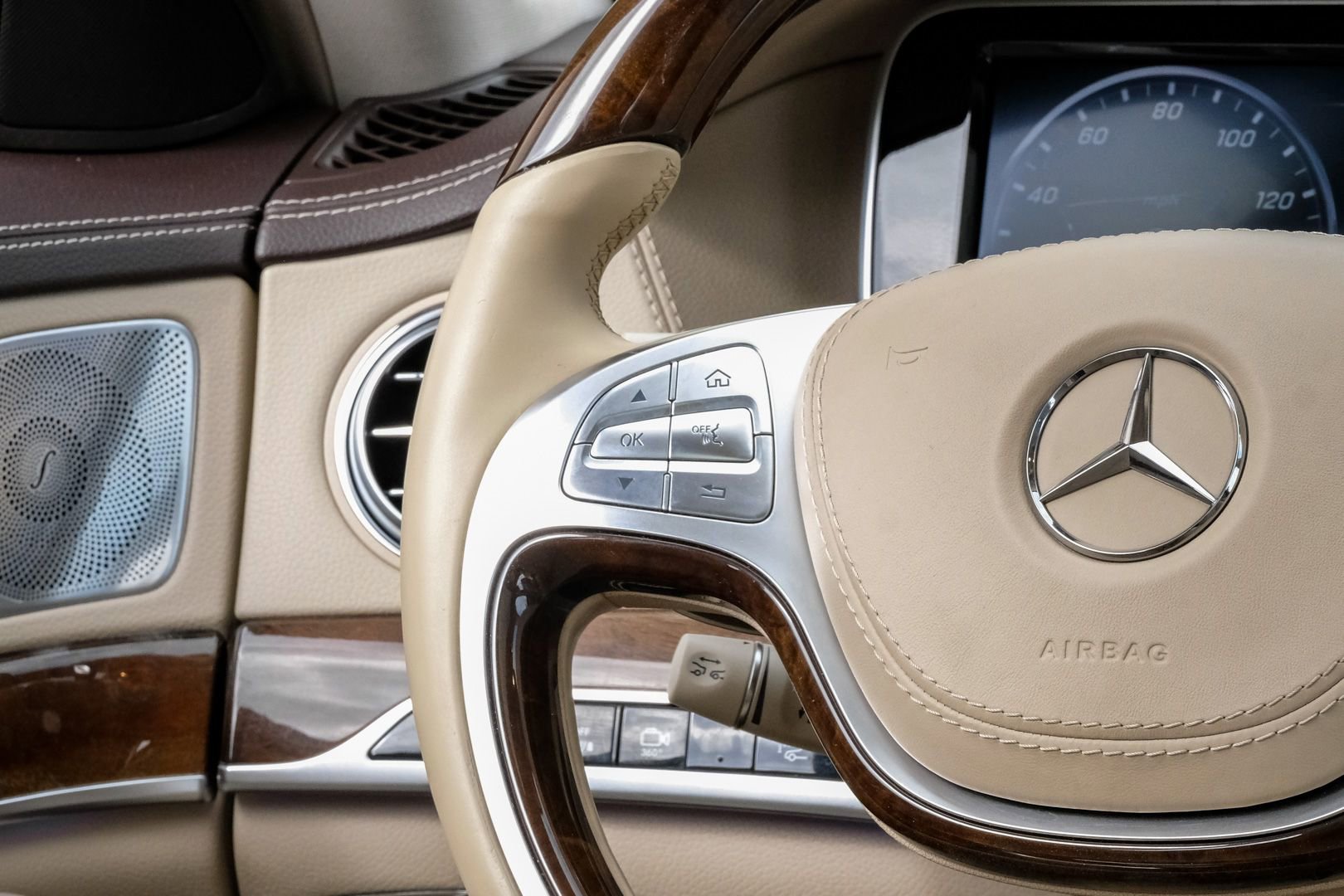 Used 2015 Mercedes-Benz S 550 Sedan w/ Sport Package image 17