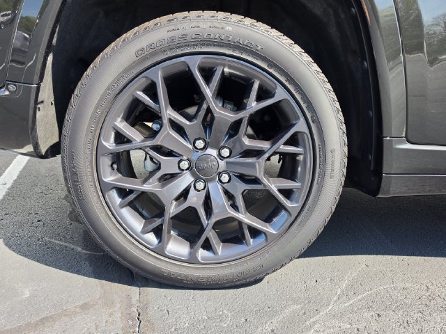 Used 2024 Jeep Grand Cherokee Summit AWD/4WD image 6