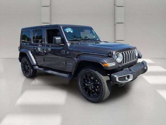 Used 2025 Jeep Wrangler Unlimited Sahara AWD/4WD image 7