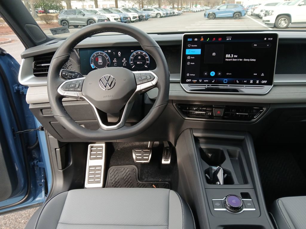 New 2026 Volkswagen Tiguan SE R-Line AWD/4WD image 13