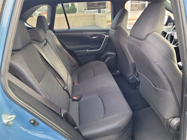 Used 2022 Toyota RAV4 SE image 15