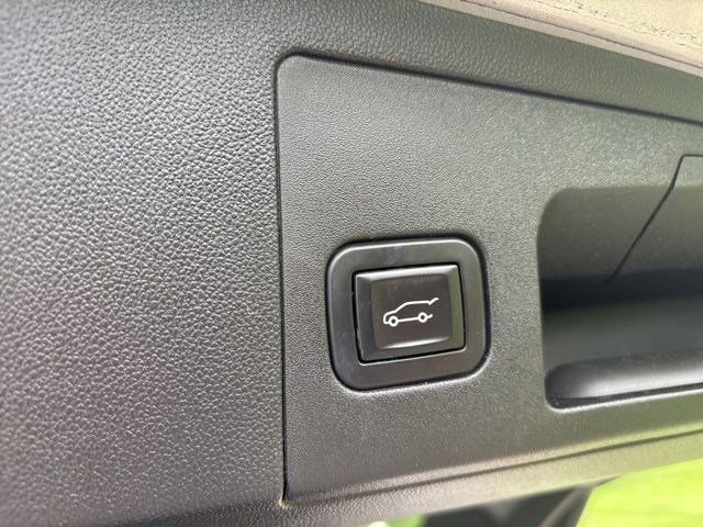 Used 2017 Cadillac XT5 FWD w/ LPO, Wheel Lock Package image 34