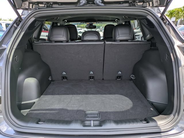 Certified 2023 Jeep Compass Trailhawk w/ Trailer Tow Group AWD/4WD image 9
