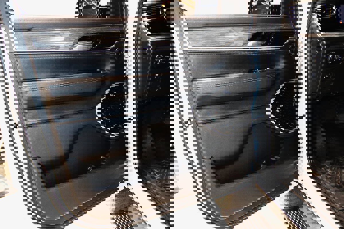 Used 2022 Jeep Wagoneer Series III w/ Premium Group I image 34