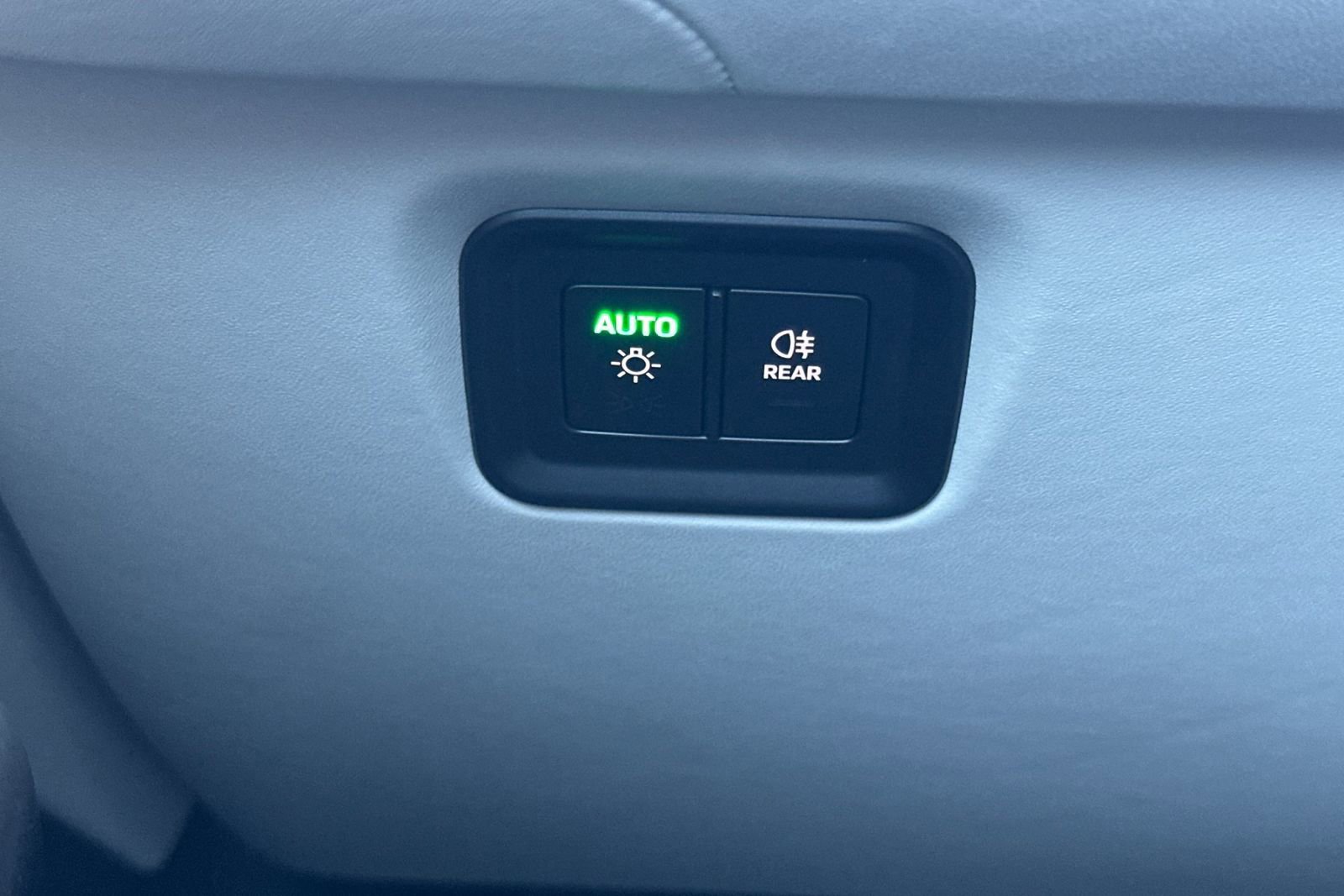 Used 2025 Porsche Cayenne S image 34