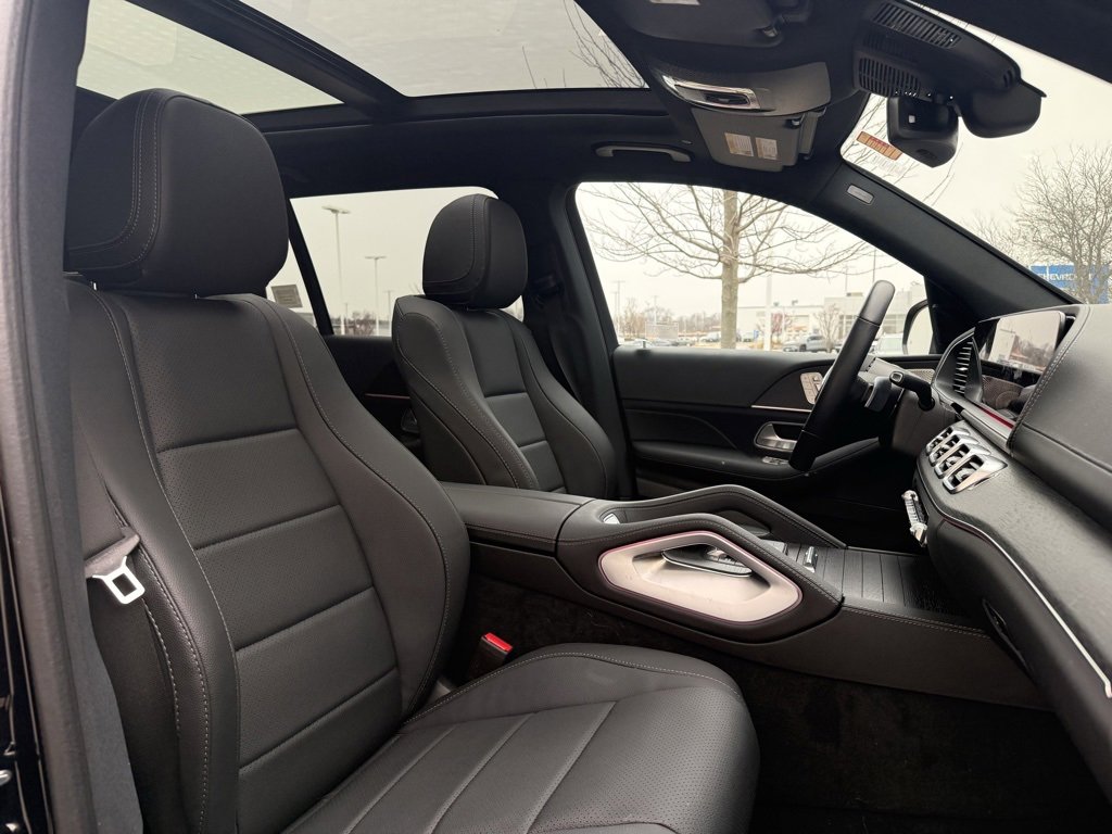 Used 2025 Mercedes-Benz GLS 450 4MATIC image 14