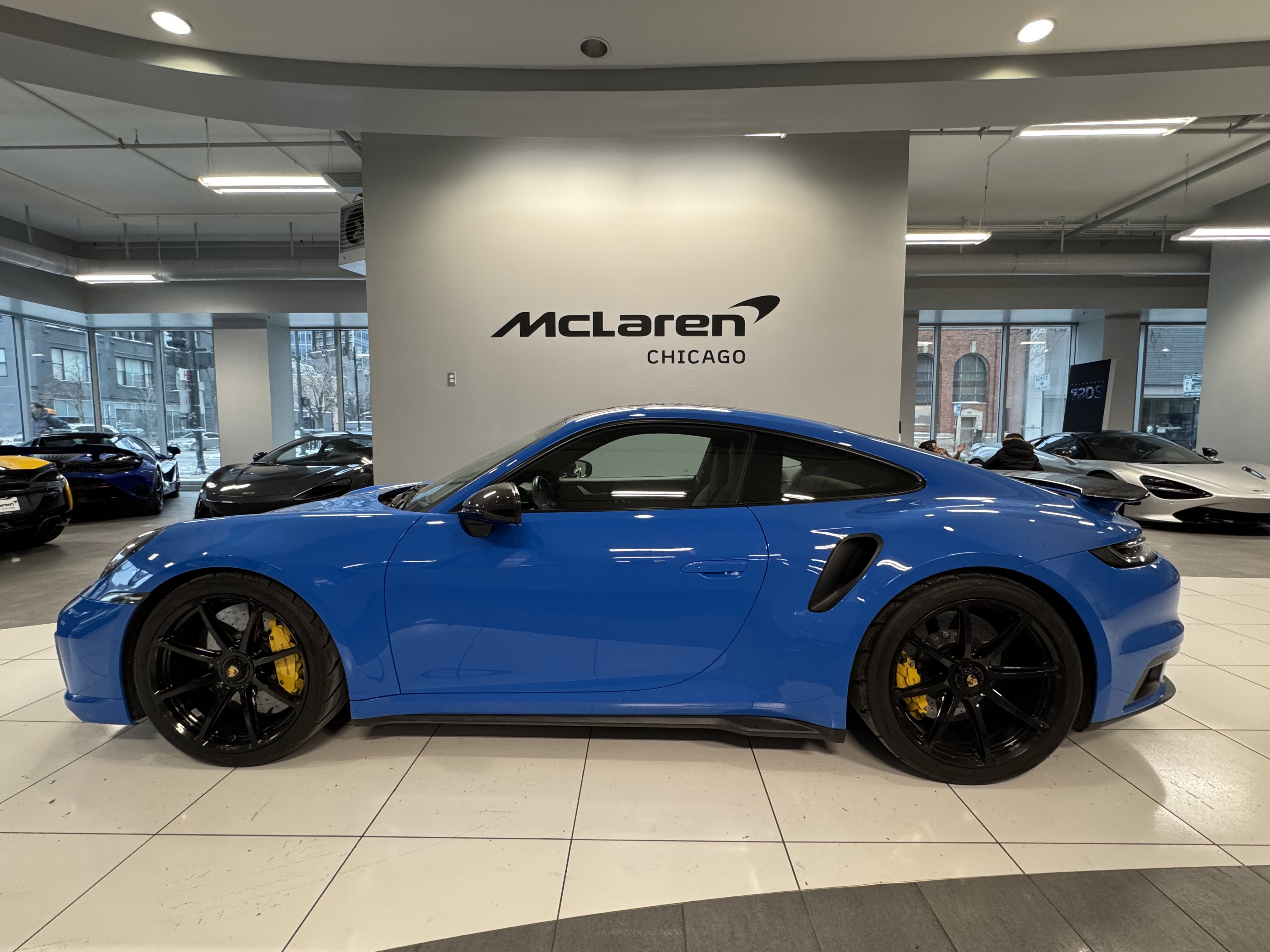 Used 2023 Porsche 911 image 2