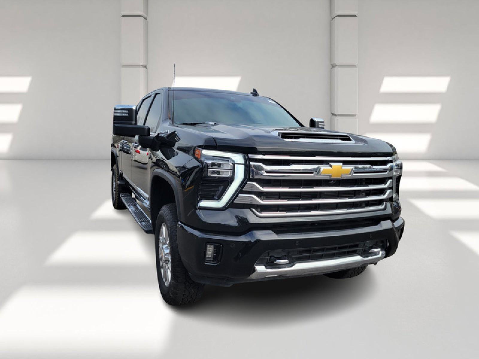 Used 2024 Chevrolet Silverado 2500 High Country image 3