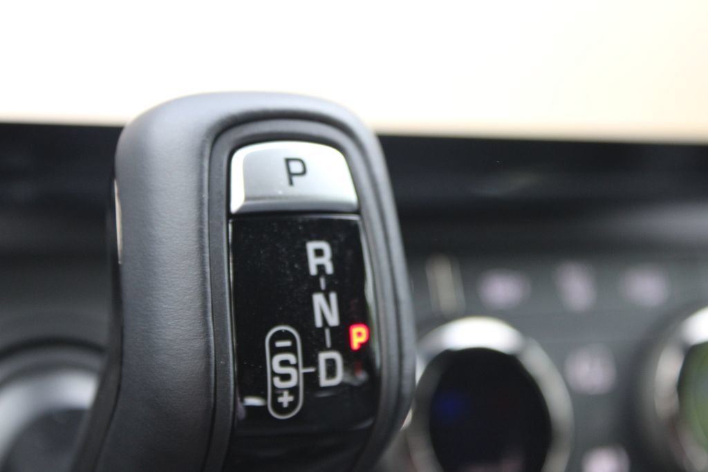 New 2026 Land Rover Defender 110 OCTA AWD/4WD image 29