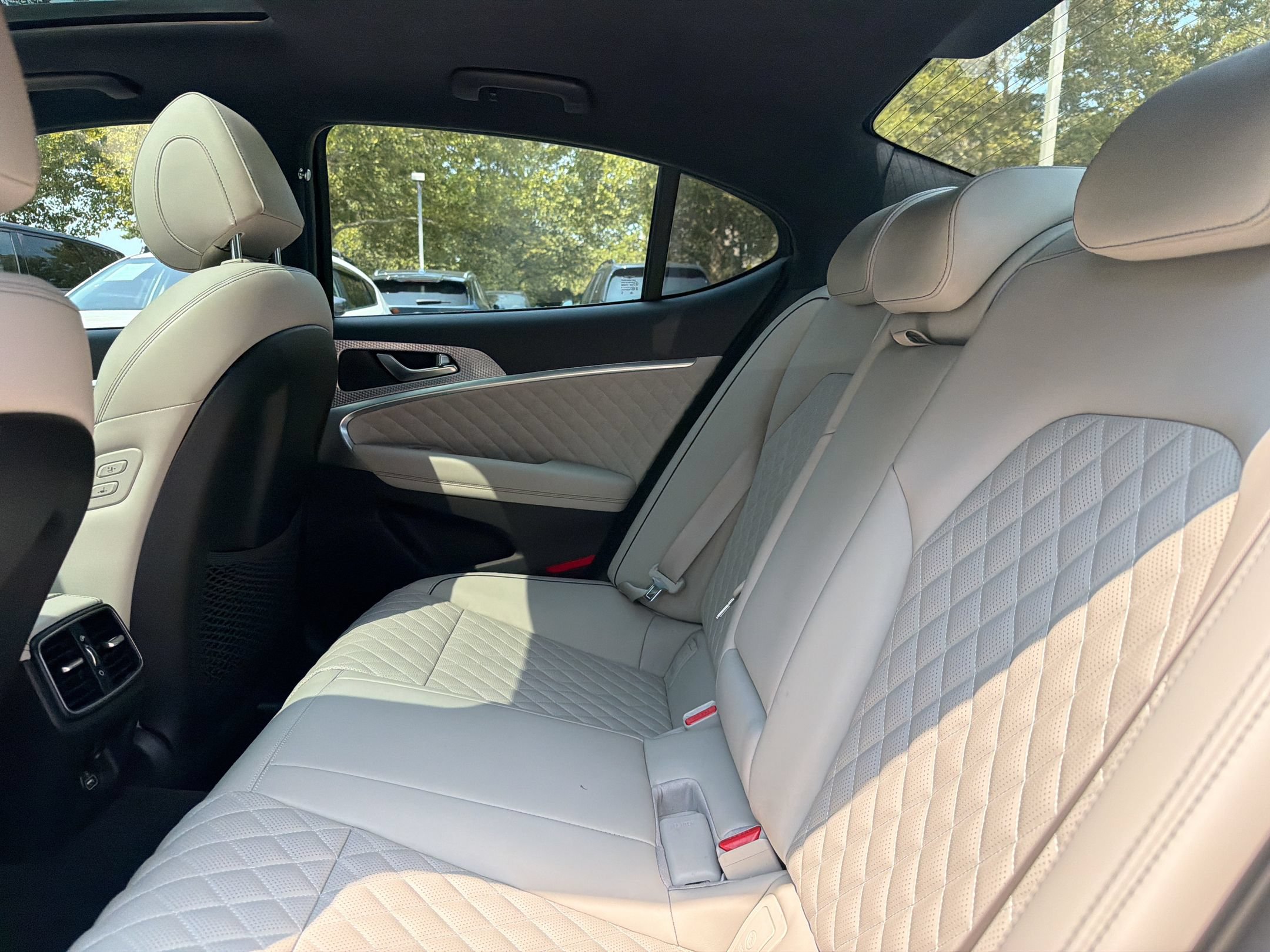 Used 2022 Genesis G70 3.3T w/ Sport Prestige Package AWD/4WD image 25