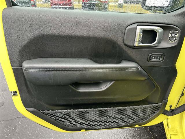 Used 2023 Jeep Wrangler Sahara image 9