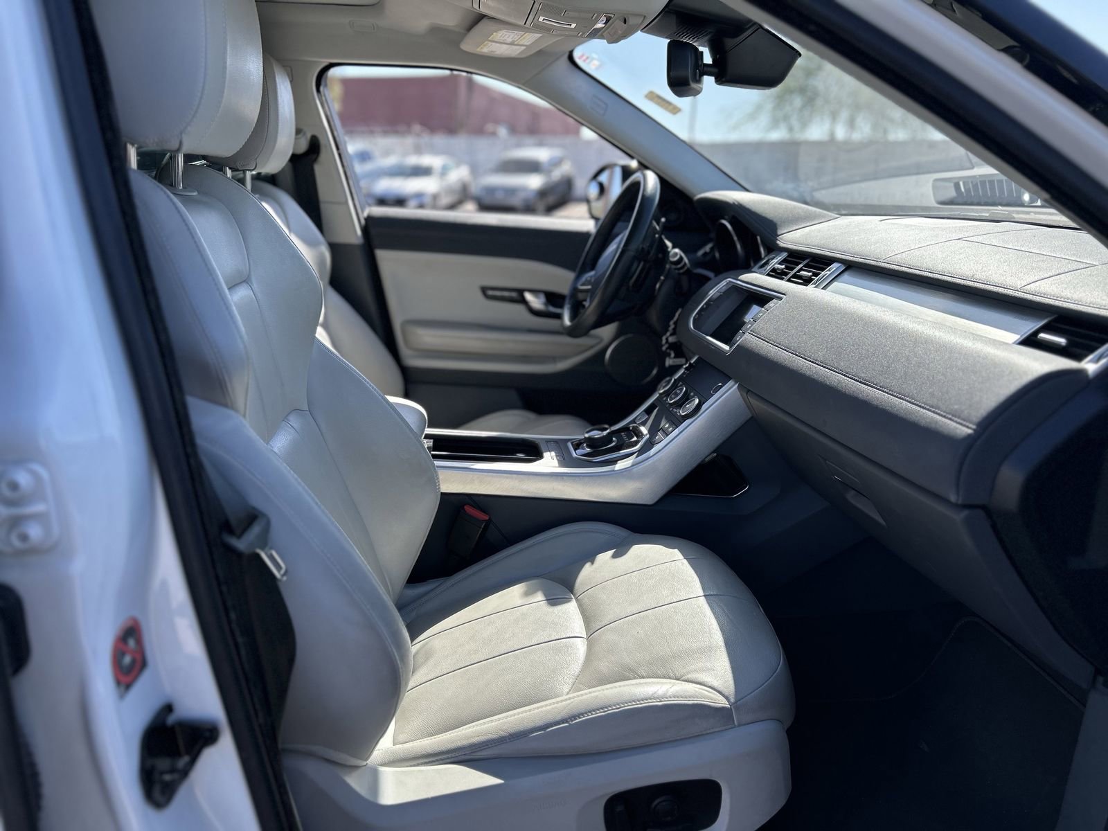 Used 2017 Land Rover Range Rover Evoque SE AWD/4WD image 10