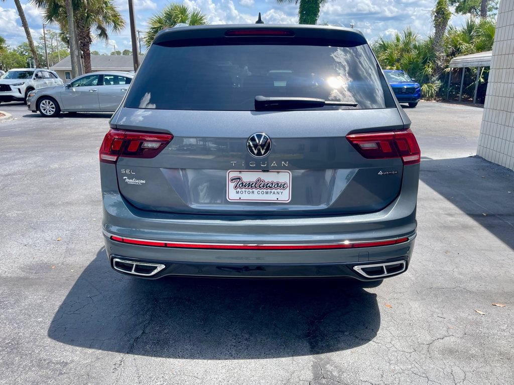 Used 2024 Volkswagen Tiguan SEL R-Line AWD/4WD image 4
