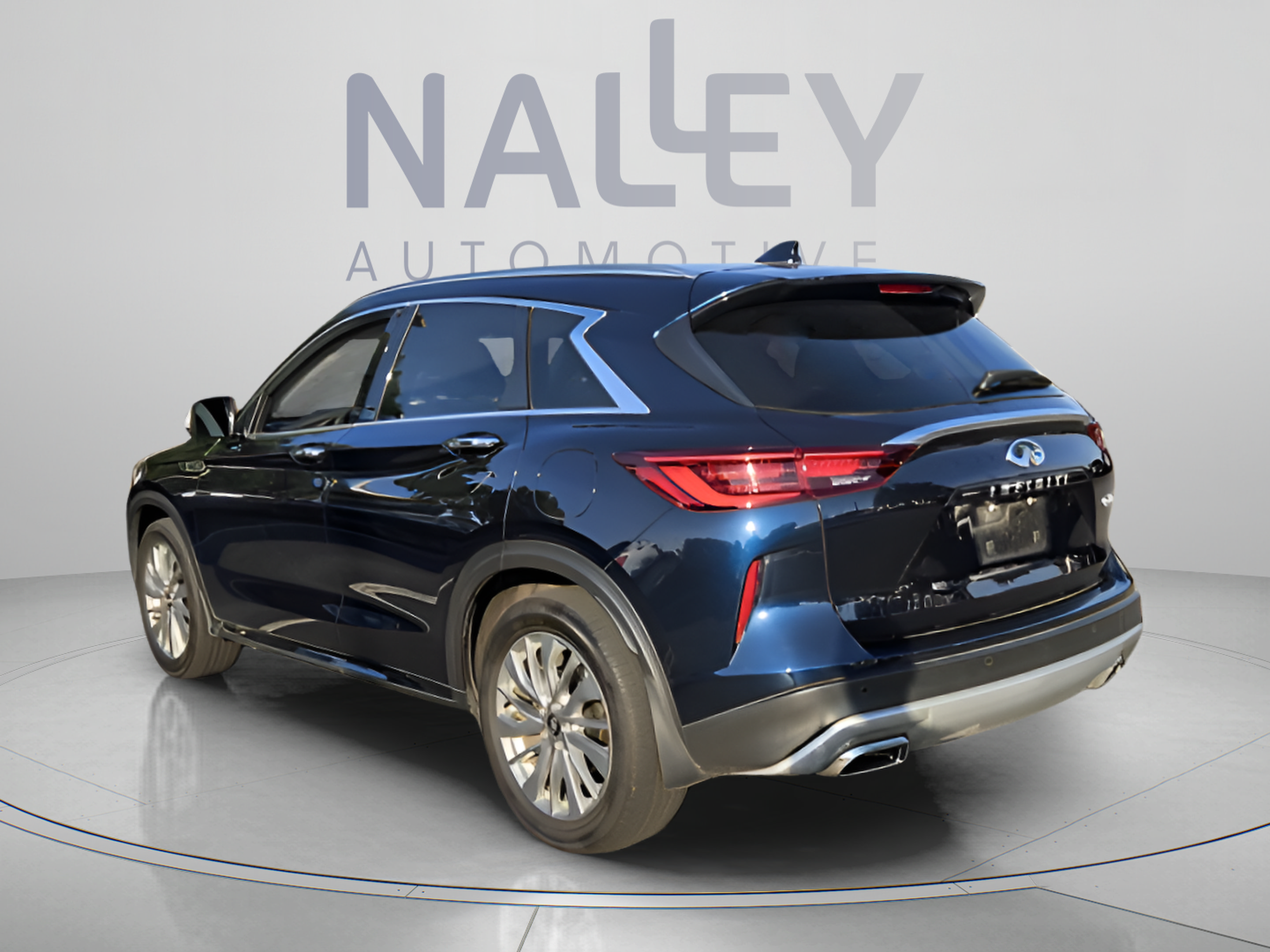 Used 2023 INFINITI QX50 Luxe FWD image 3