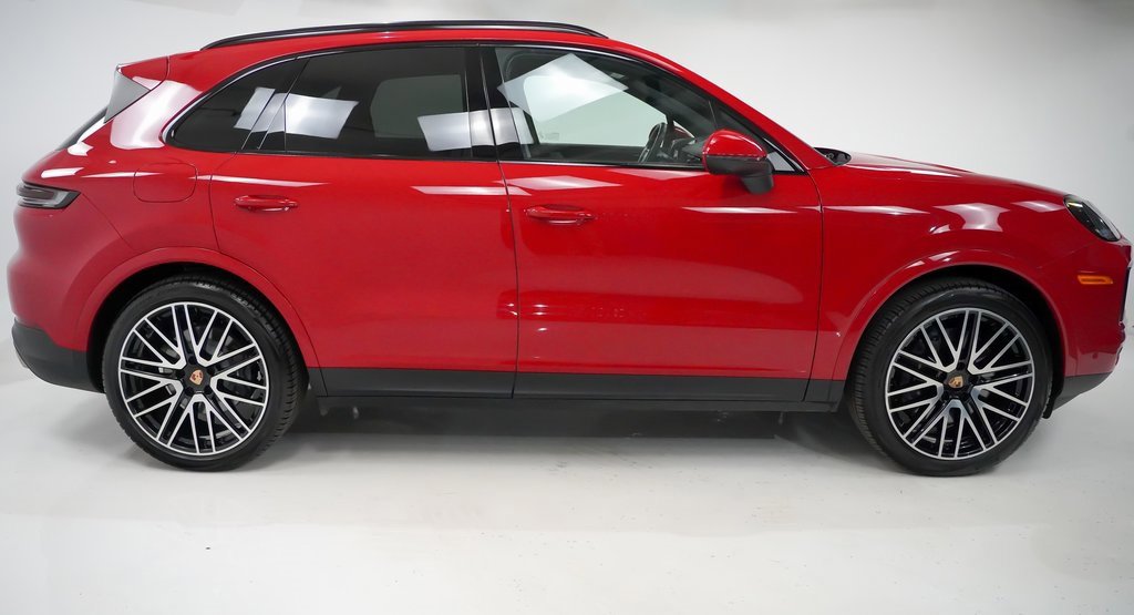 Certified 2025 Porsche Cayenne image 9