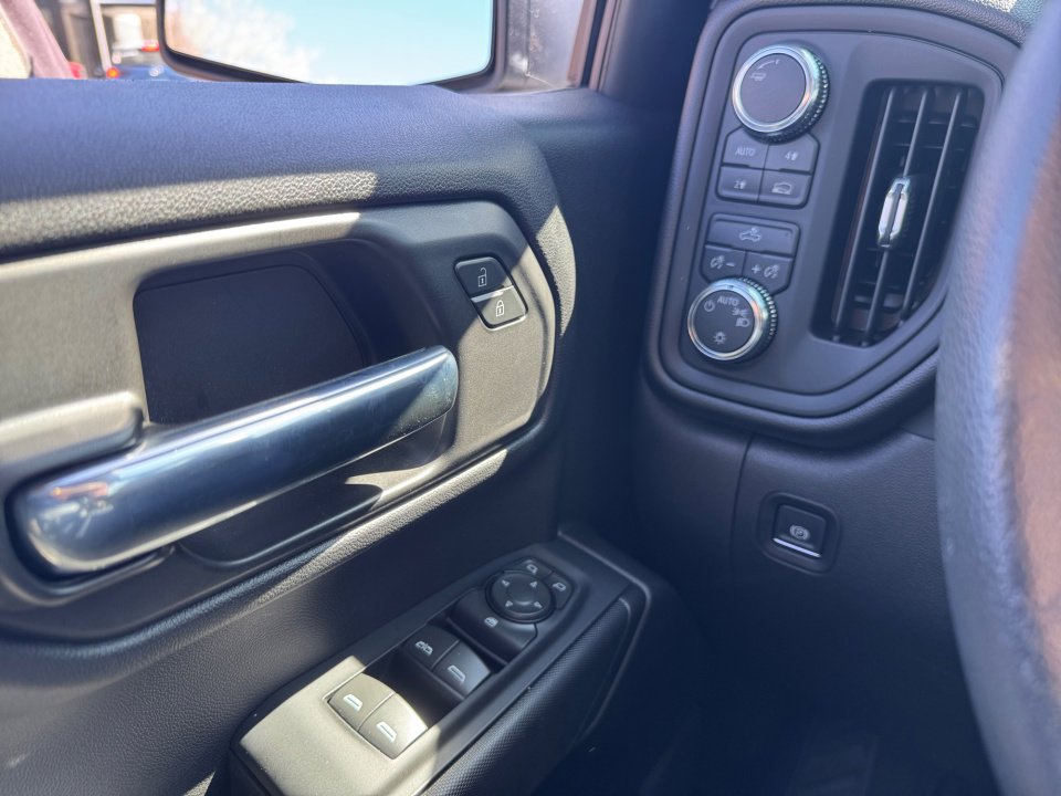 Certified 2025 GMC Sierra 1500 Pro w/ Graphite Edition image 36