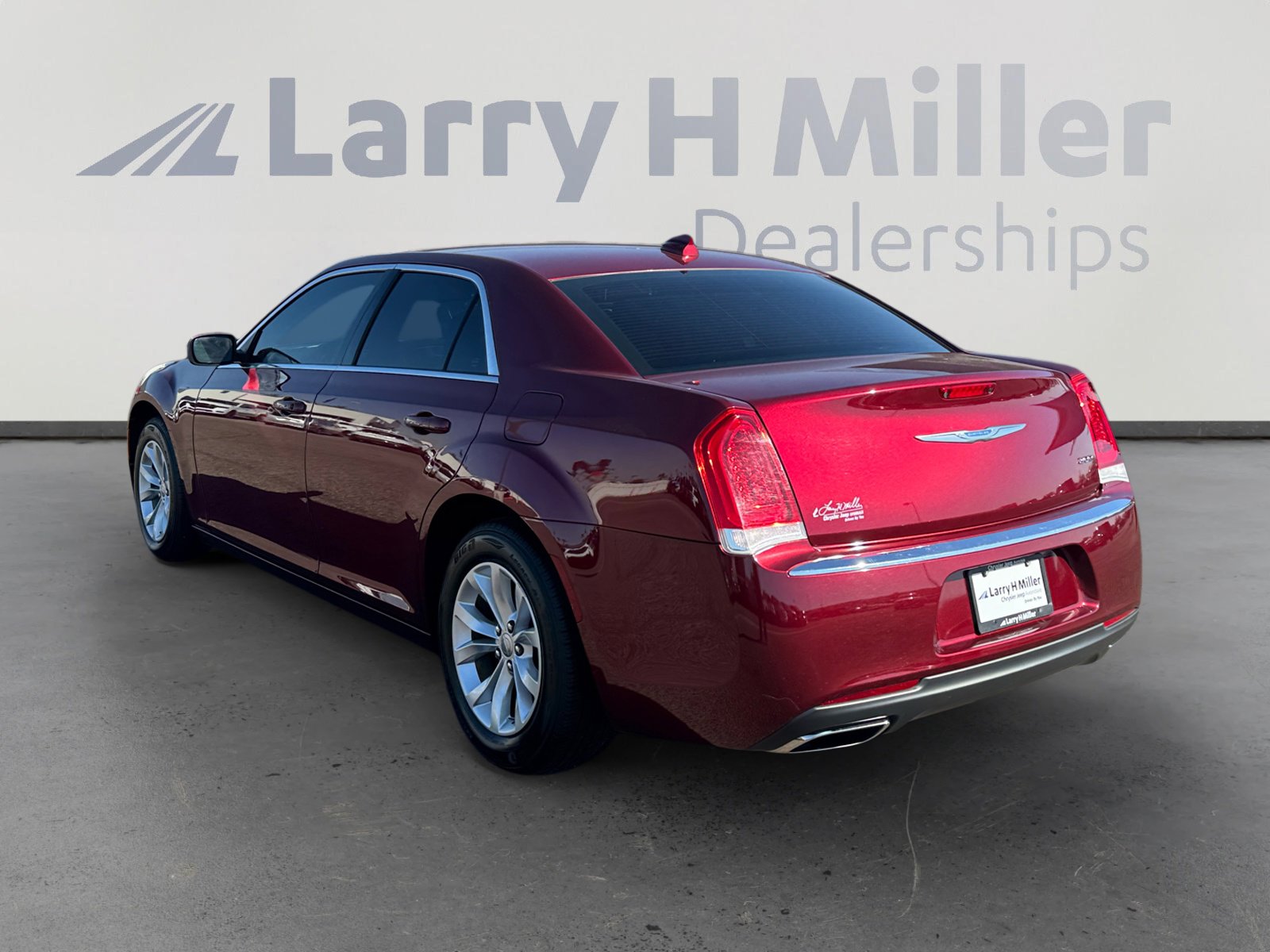 Certified 2022 Chrysler 300 Touring image 3
