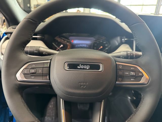 Used 2025 Jeep Compass Limited AWD/4WD image 19