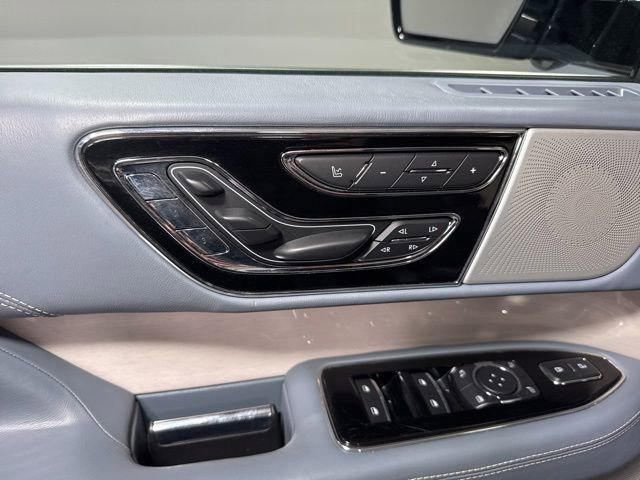 Used 2019 Lincoln Navigator Black Label w/ Cargo Package AWD/4WD image 9