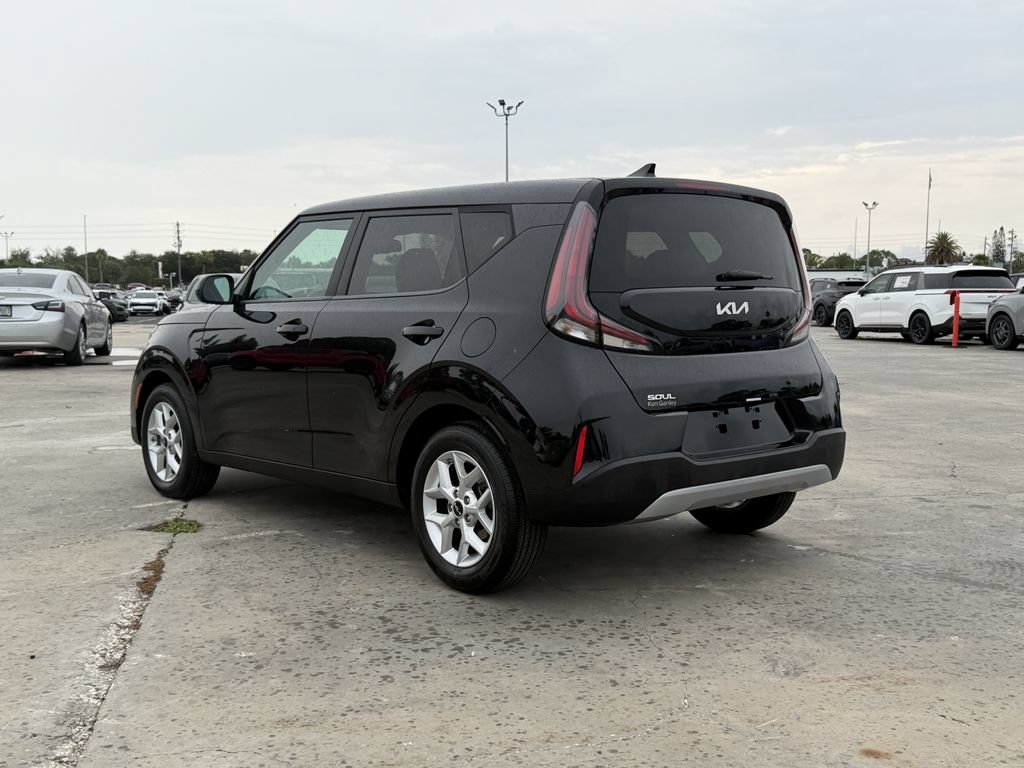 Certified 2024 Kia Soul S FWD image 6