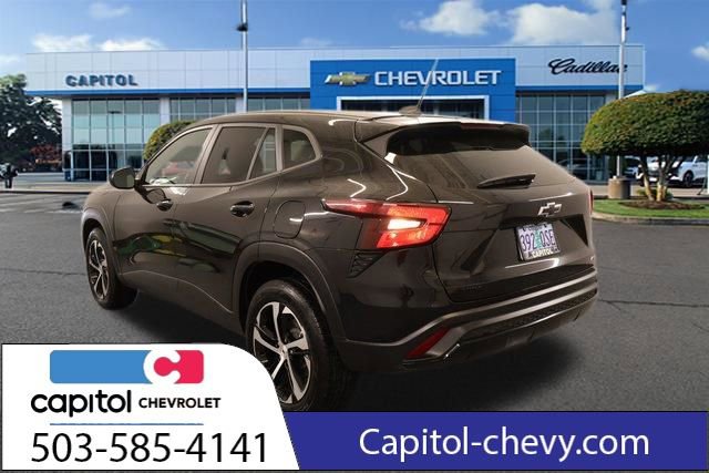 Used 2025 Chevrolet Trax RS FWD image 5