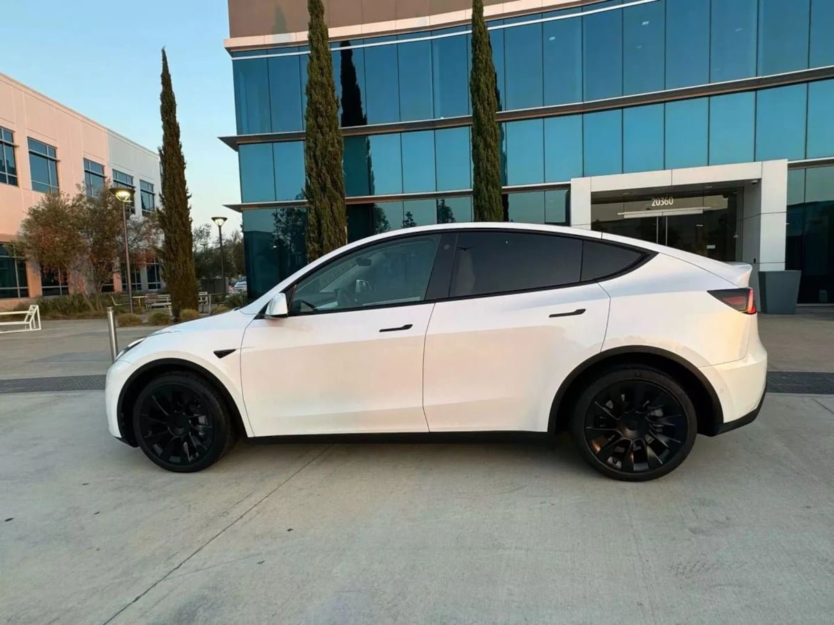 Used 2023 Tesla Model Y Long Range AWD/4WD image 9