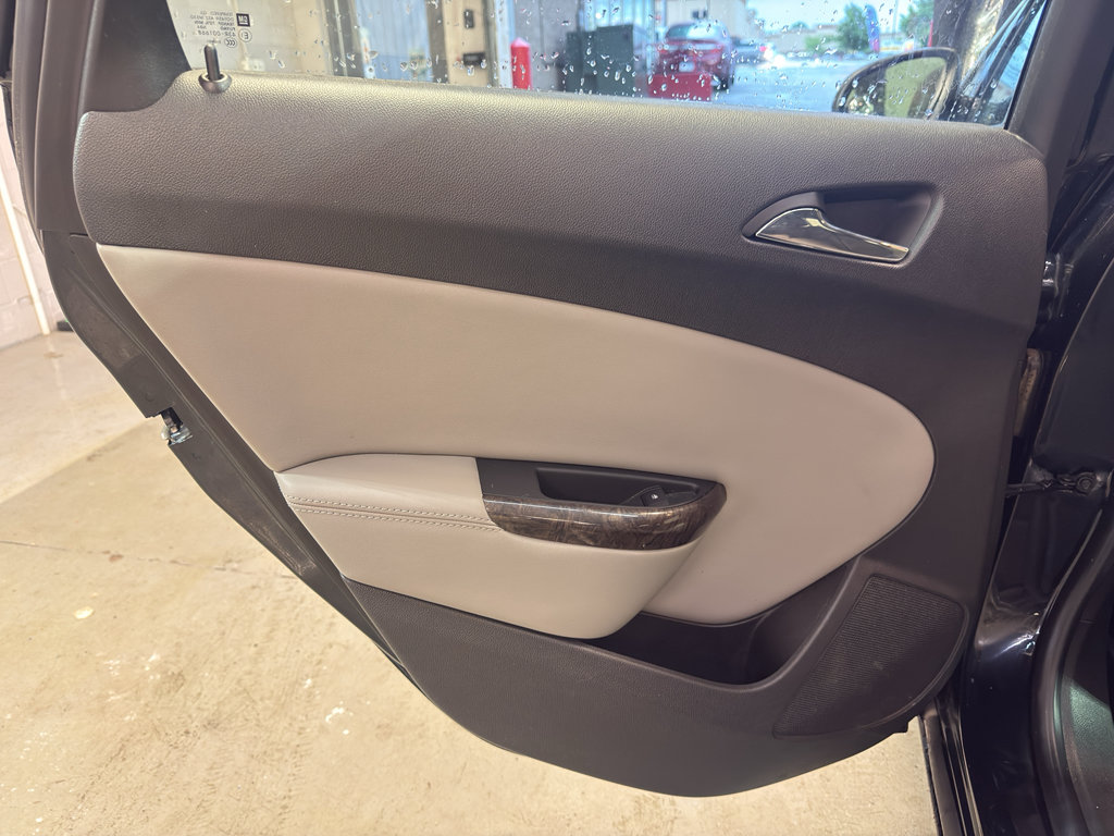 Used 2014 Buick Verano FWD image 29