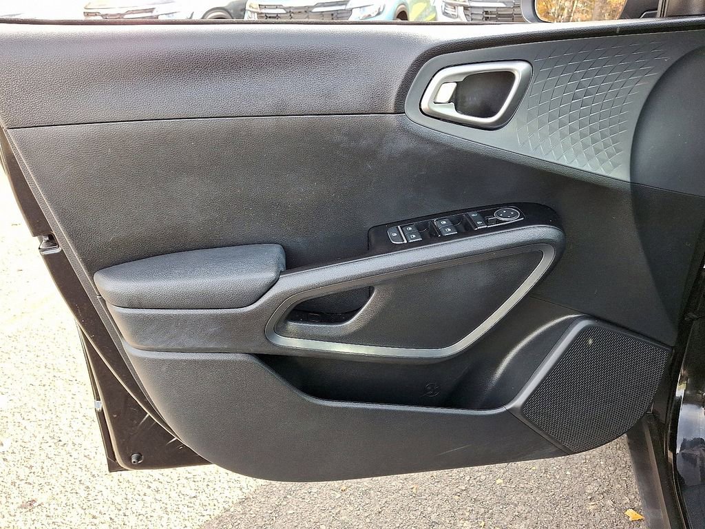 Certified 2023 Kia Soul EX image 13