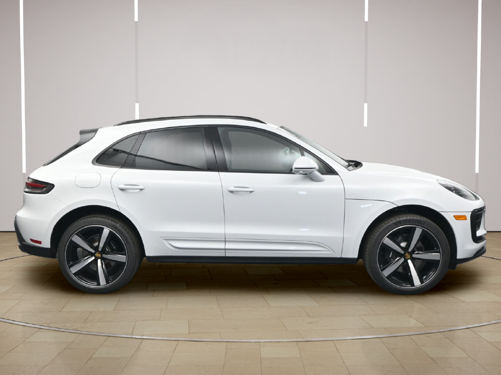 Certified 2026 Porsche Macan AWD/4WD image 25