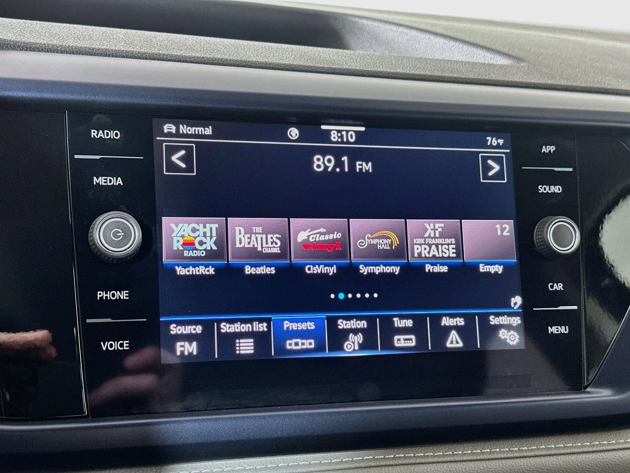Certified 2024 Volkswagen Taos SE AWD/4WD image 14
