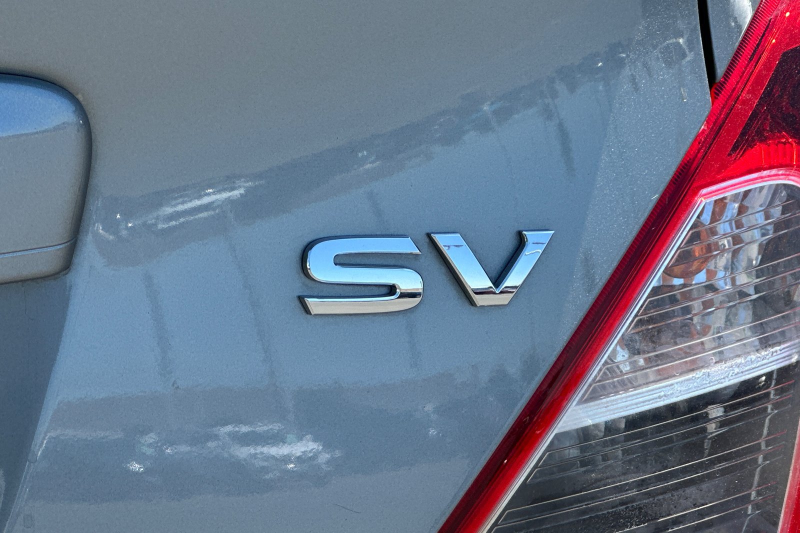 Used 2014 Nissan Versa SV FWD image 24