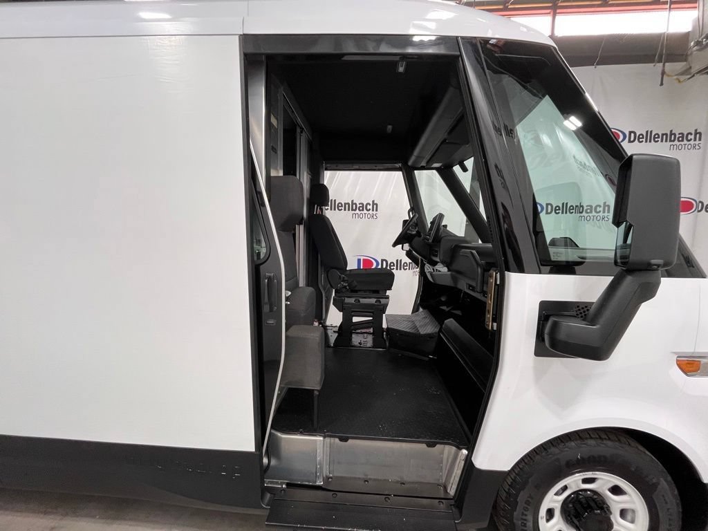 Used 2024 Chevrolet Brightdrop 400 w/ Commercial Equipment Package AWD/4WD image 12