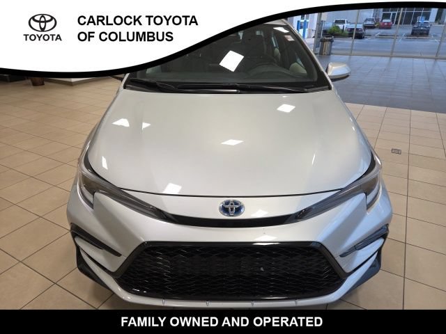 Used 2025 Toyota Corolla SE w/ Convenience Package FWD image 5