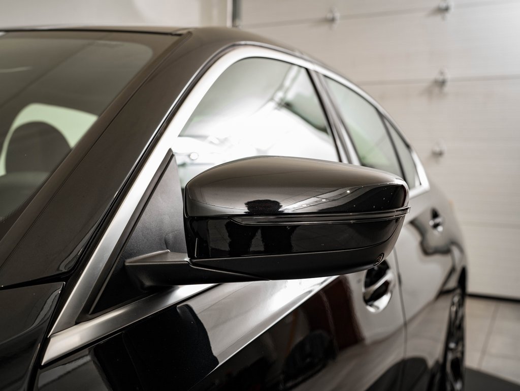 Used 2025 BMW 330i xDrive Sedan image 16