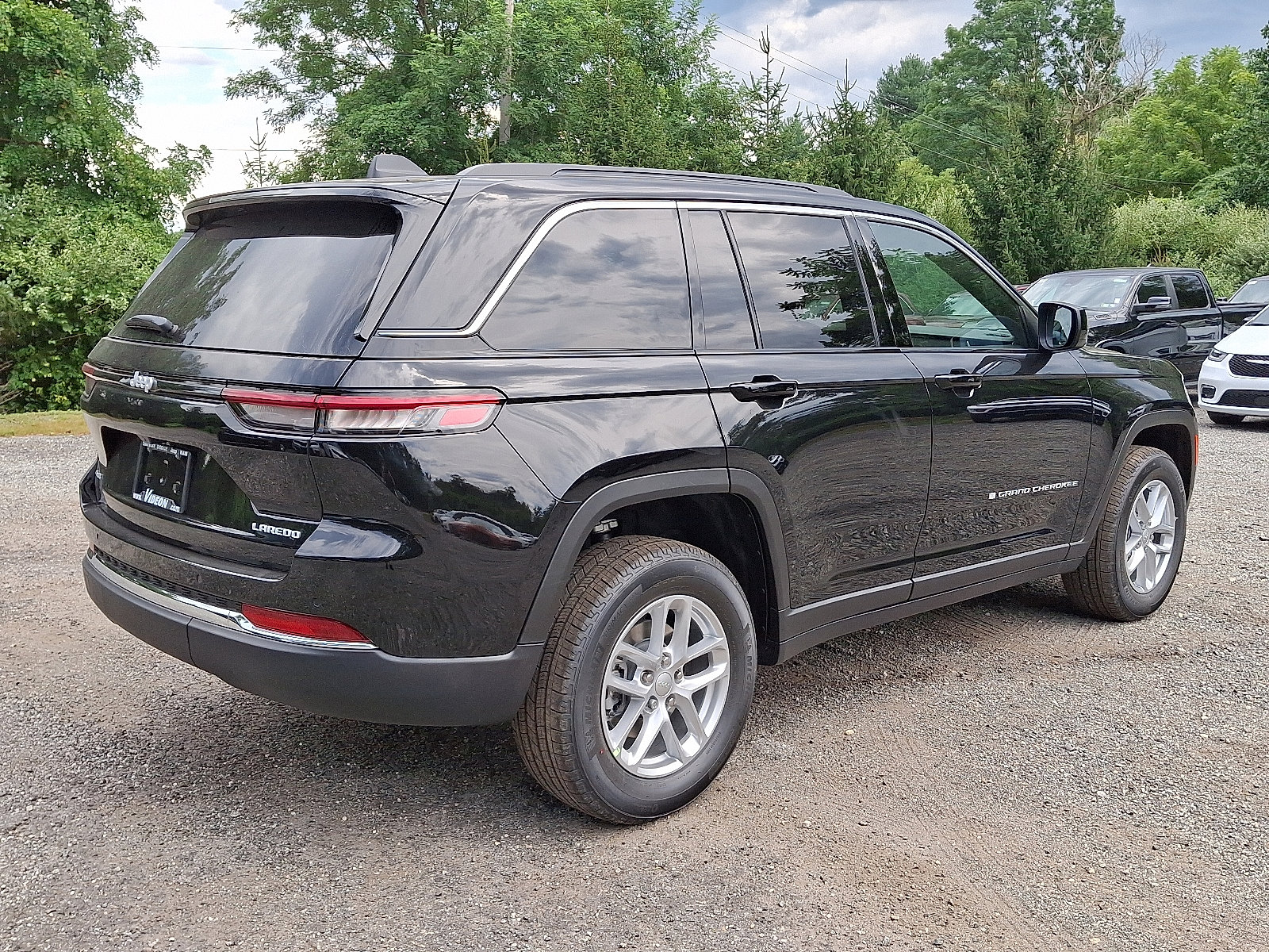 New 2025 Jeep Grand Cherokee Laredo X w/ Luxury Tech Group I image 4