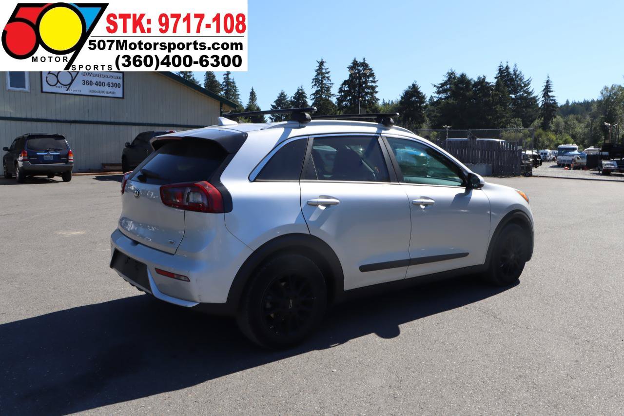 Used 2017 Kia Niro EX FWD image 10