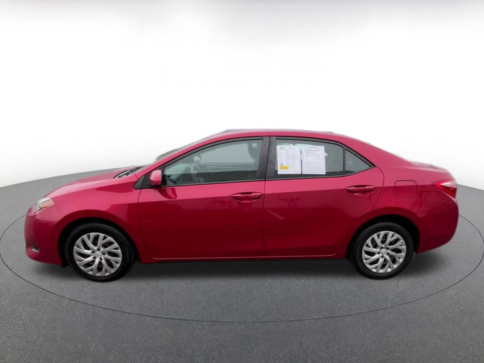 Used 2018 Toyota Corolla LE FWD image 8