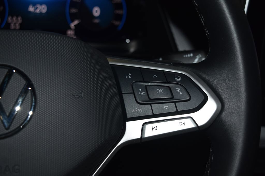 Certified 2025 Volkswagen Atlas Peak Edition SE image 8