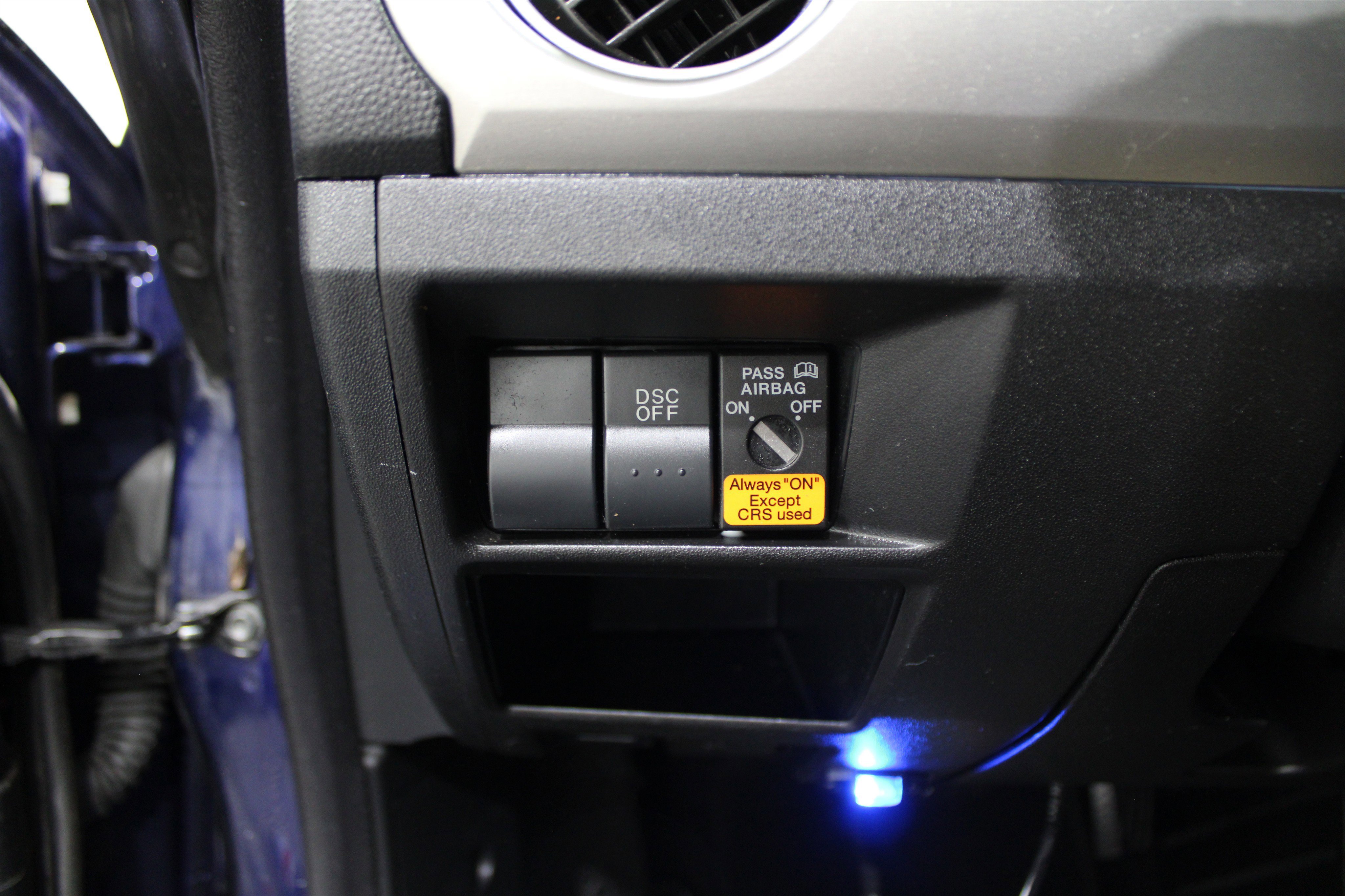 Used 2010 MAZDA MX-5 Miata Grand Touring w/ Premium Pkg image 8