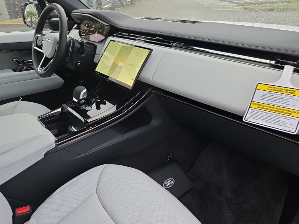 New 2025 Land Rover Range Rover Sport SE image 20