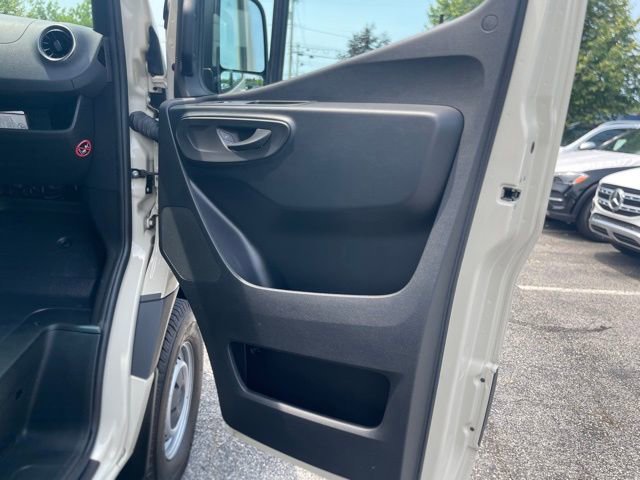 Used 2025 Mercedes-Benz Sprinter 2500 image 25