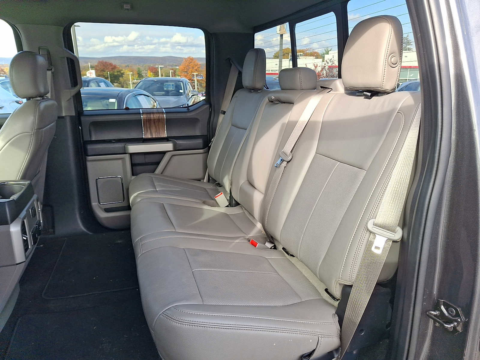 Used 2019 Ford F150 Lariat image 7