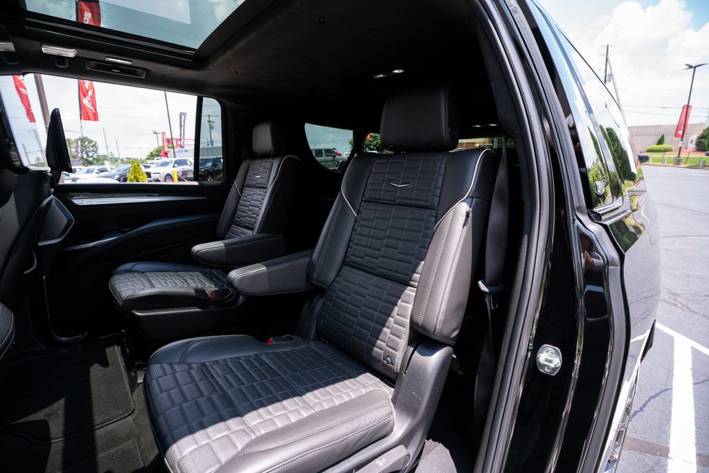 Used 2025 Cadillac Escalade ESV V AWD/4WD image 50