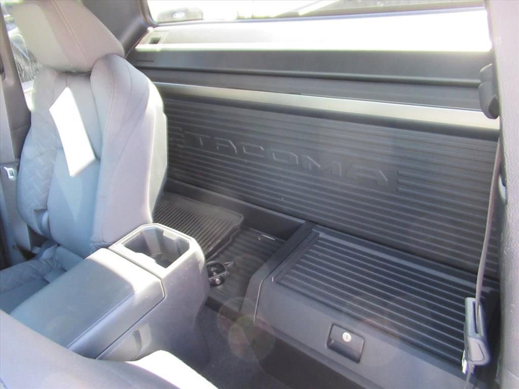 Used 2025 Toyota Tacoma SR image 16